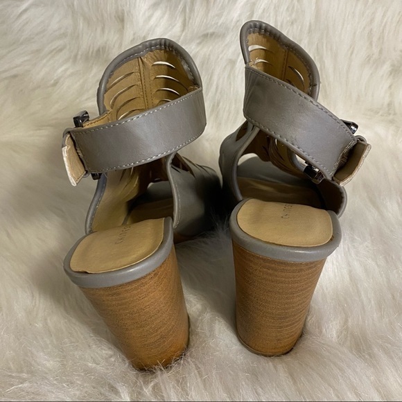 Chinese Laundry Shoes Women’s Size 8.5‎  Heel Buckle Strap Gray Open Toe - Picture 3 of 9